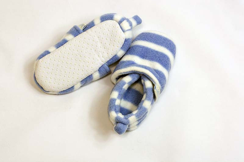 Thumbnail: Elastic over foot. Striped material.
