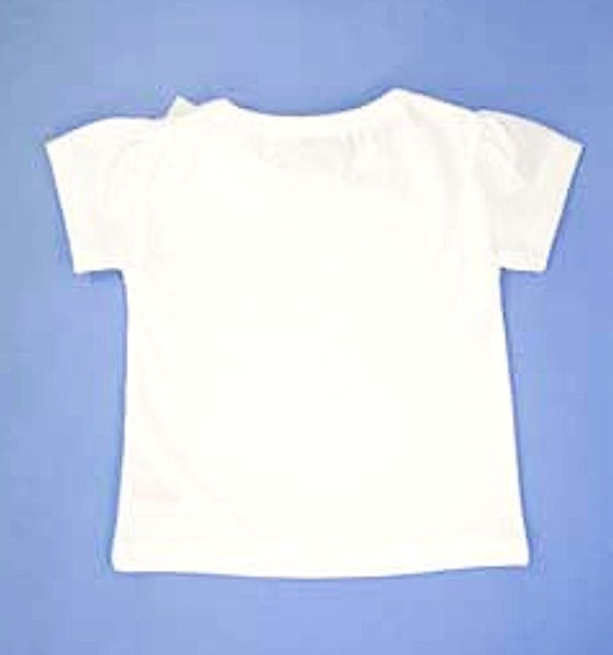 Thumbnail: T-shirt with round neck.