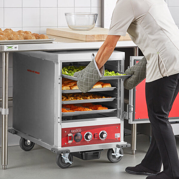 Avantco HPIS-1812 Undercounter Half Size Heated Holding / Proofing Cabinet