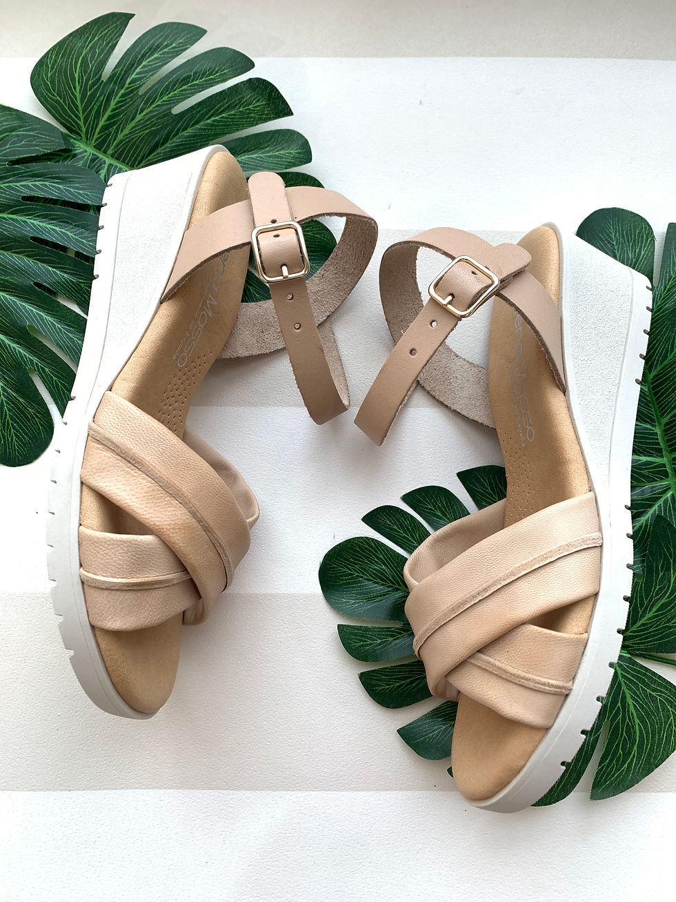 Miniatura: Sandalias  Cuña beige  de Piel. Último  Par Nº 37