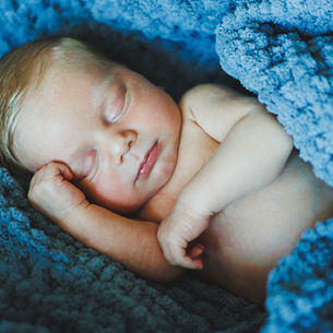 Neugeborenenschlaf: Wie viel Schlaf braucht ein Neugeborenes wirklich? Alles über den Babyschlaf in den ersten Wochen