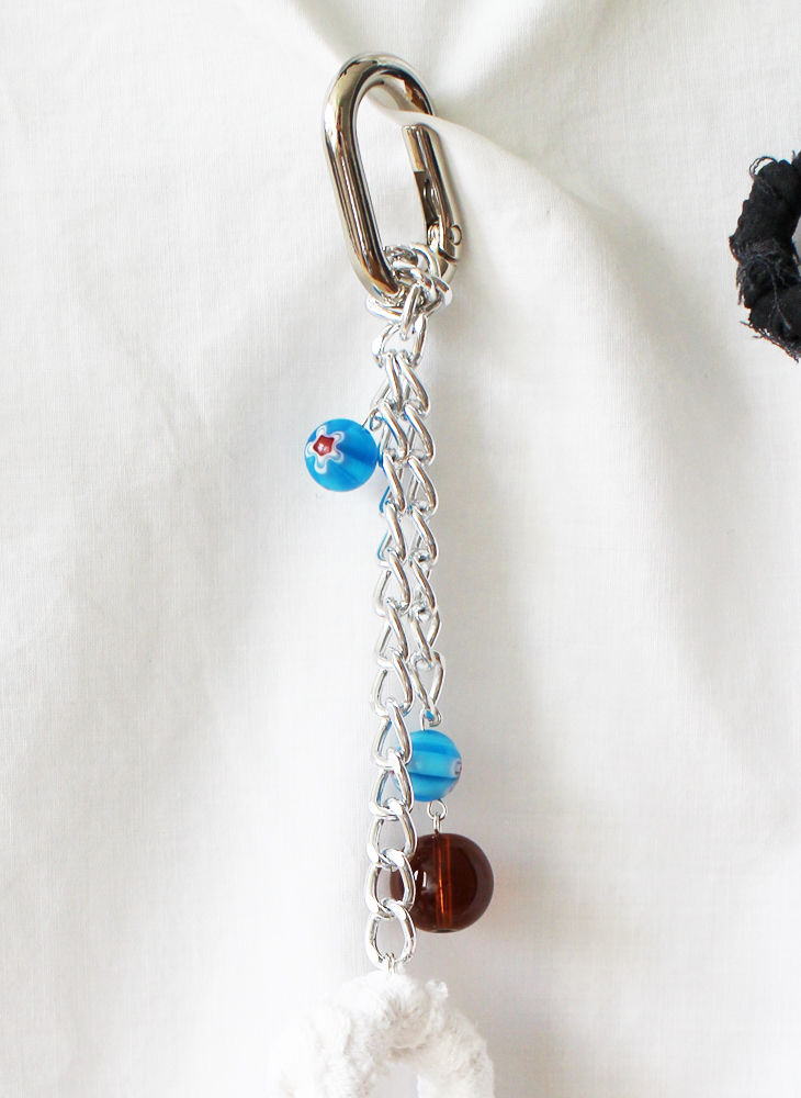 Thumbnail: Flower Keychain  - WHITE 2