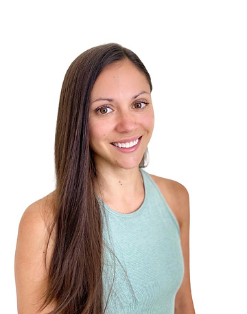 Headshot of Annie, certified Pilates instructor and founder of AO Pilates