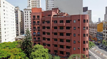 entretenimento uma vista aérea de uma cidade com edifícios altos. SAN MICHEL HOTEL