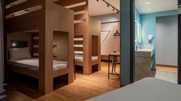 acomodacoes um quarto com beliches e pia. IBIS BUDGET GUARULHOS AEROPORTO