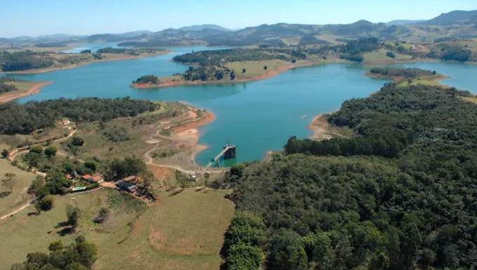 O sistema de tratamento de esgoto que transformou um rio poluído em fonte de água potável para uma metrópole brasileira