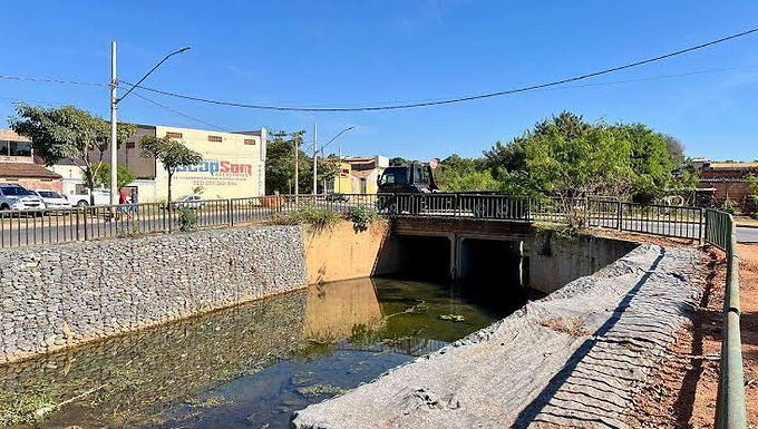 Copasa conclui obras de tubulação de esgoto em Montes Claros