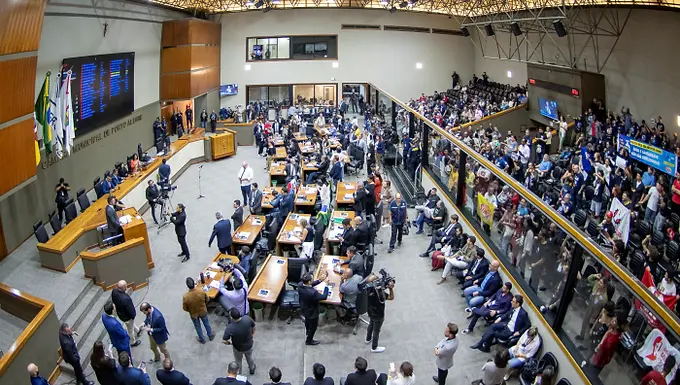 Vereadores de Porto Alegre aprovam privatização dos serviços de água e saneamento