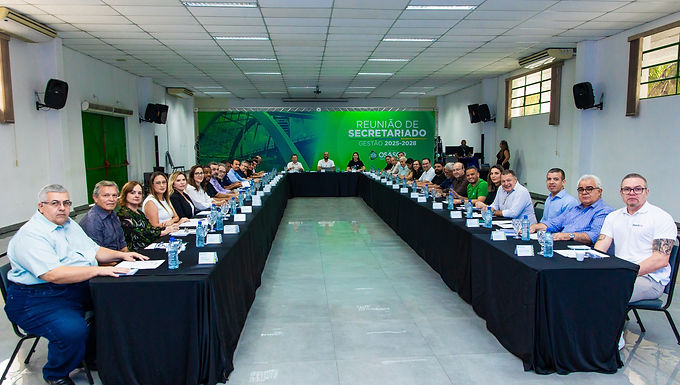 Prefeito reúne time de secretários para planejamento