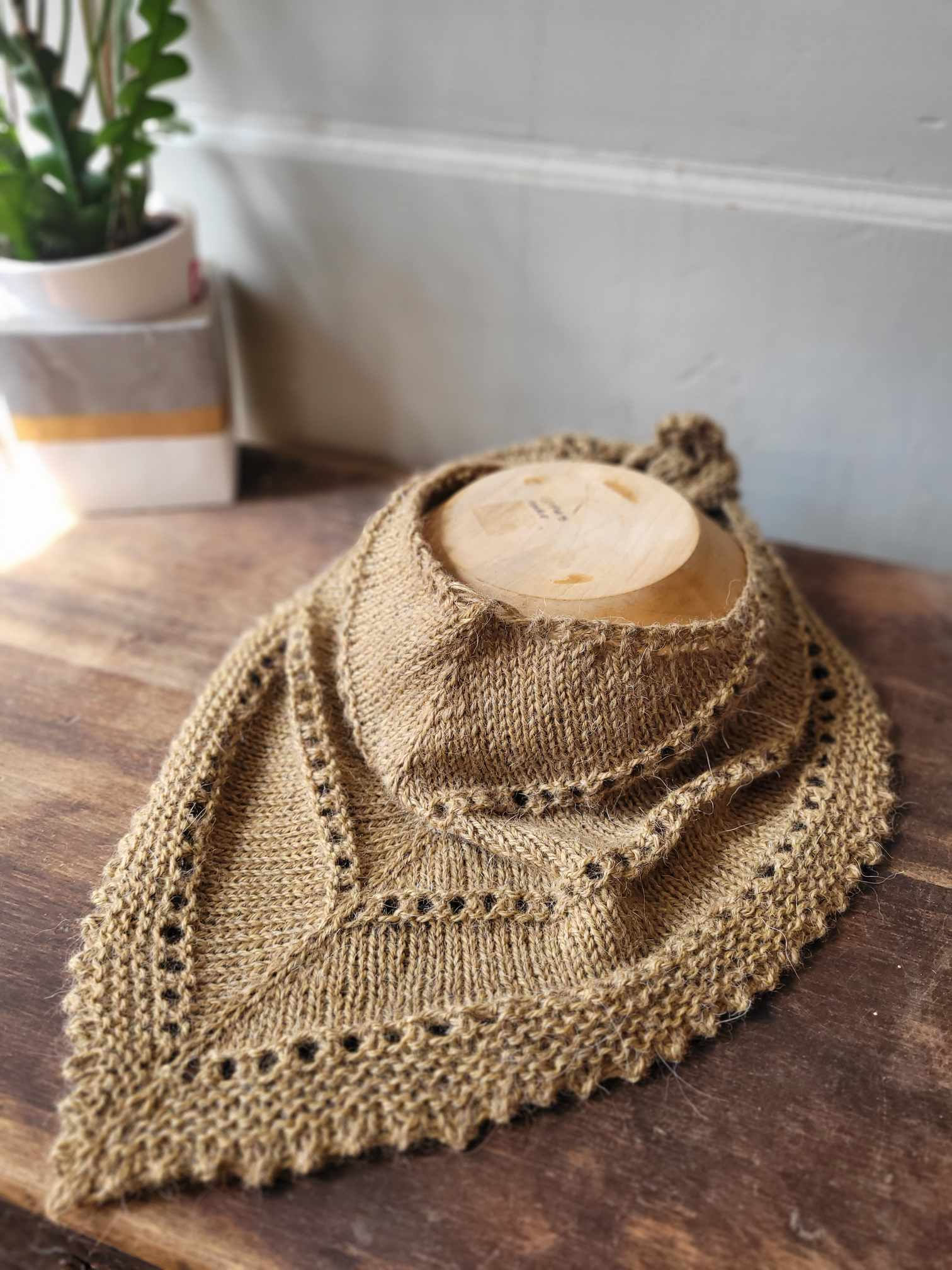 Fiddlehead Bandana Knitting Pattern *digital download