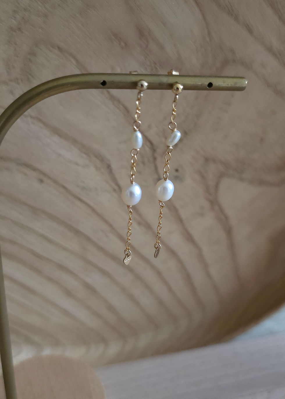 Thumbnail: Puces Un, Deux, Cœur- perles d'eau douce