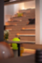 KONRADs Innenarchitektur Treppen Sitzgelegenheit Holz