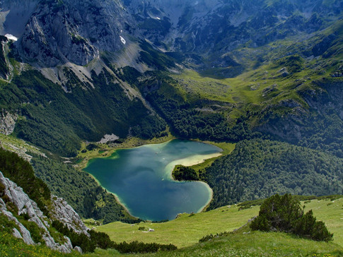 Trnovačko Lake