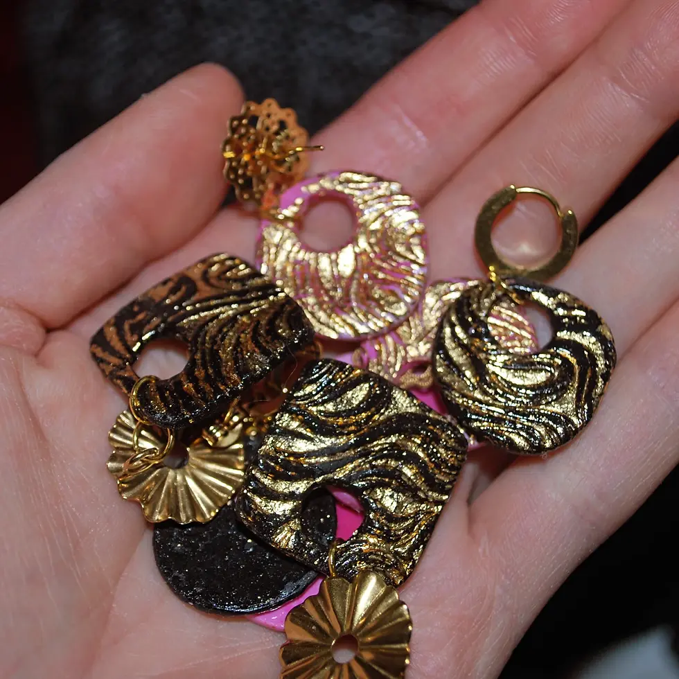 Miniatyrbild: "Golden Whispers" 14k & 18k Gold Plated hooks 