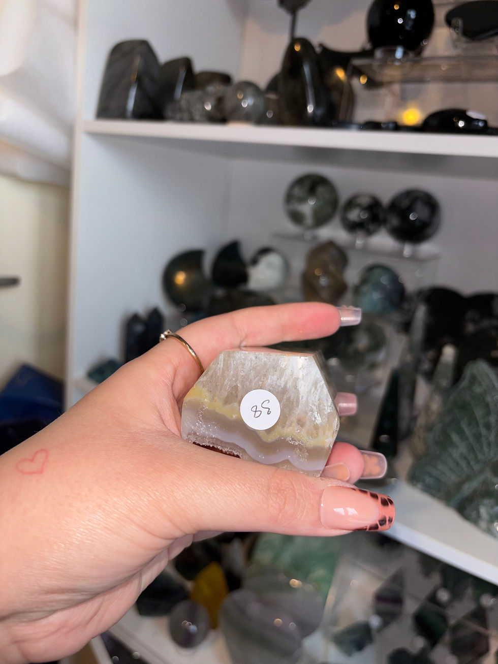 Thumbnail: Druzy agate tower 