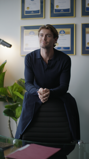 Day 6.00_55_35_02.Still068