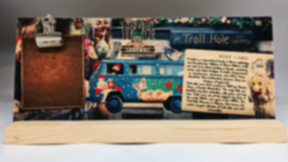 Wooden memo clip stand