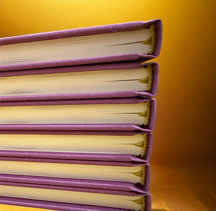 Kapitalband und Lesezeichen gold