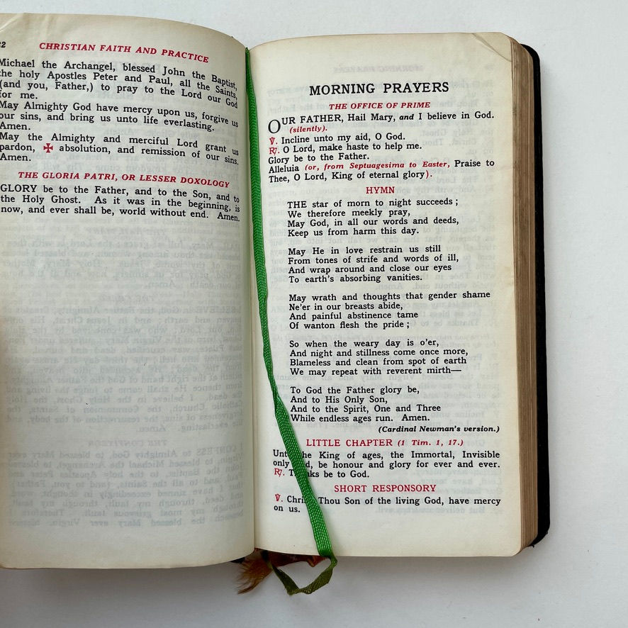 Miniature : Green ribbon marker in black leather Sunday Missal, 1960 edition.