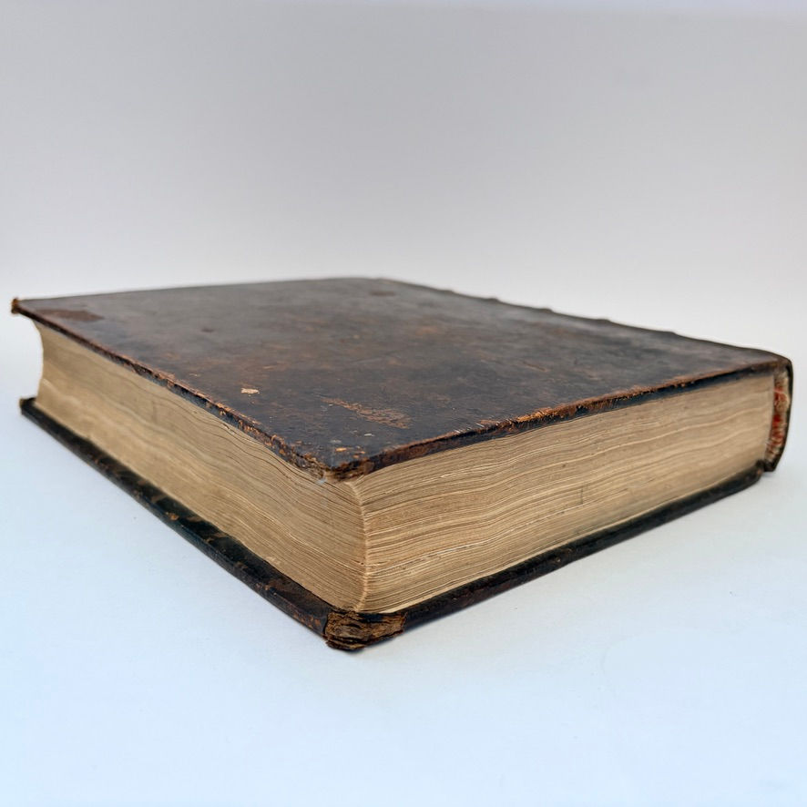 Miniatura: Top page edges of Georgian antiquarian Leicestershire history volume 1790