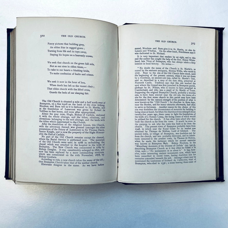 Miniatyrbild: Next pages 322–323 with minimal visible crack in binding gutter.