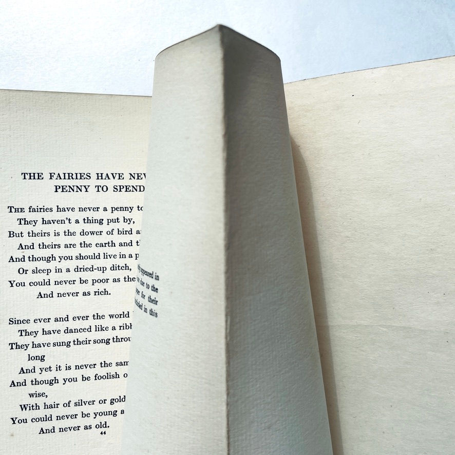 サムネイル： Close-up of uncut final pages bound to rear endpaper