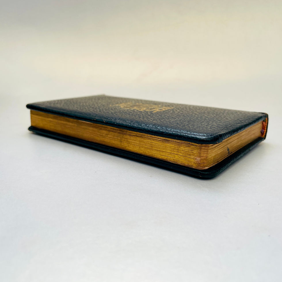 Miniature : Edge view top gilt of 1960 Catholic prayer book