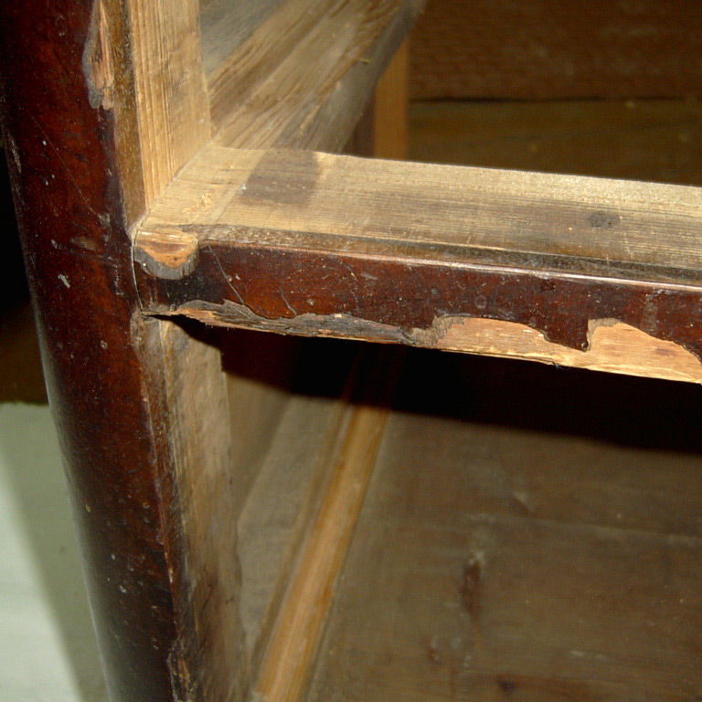 Комод до реставрации