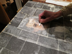 Картина в процессе реставрации