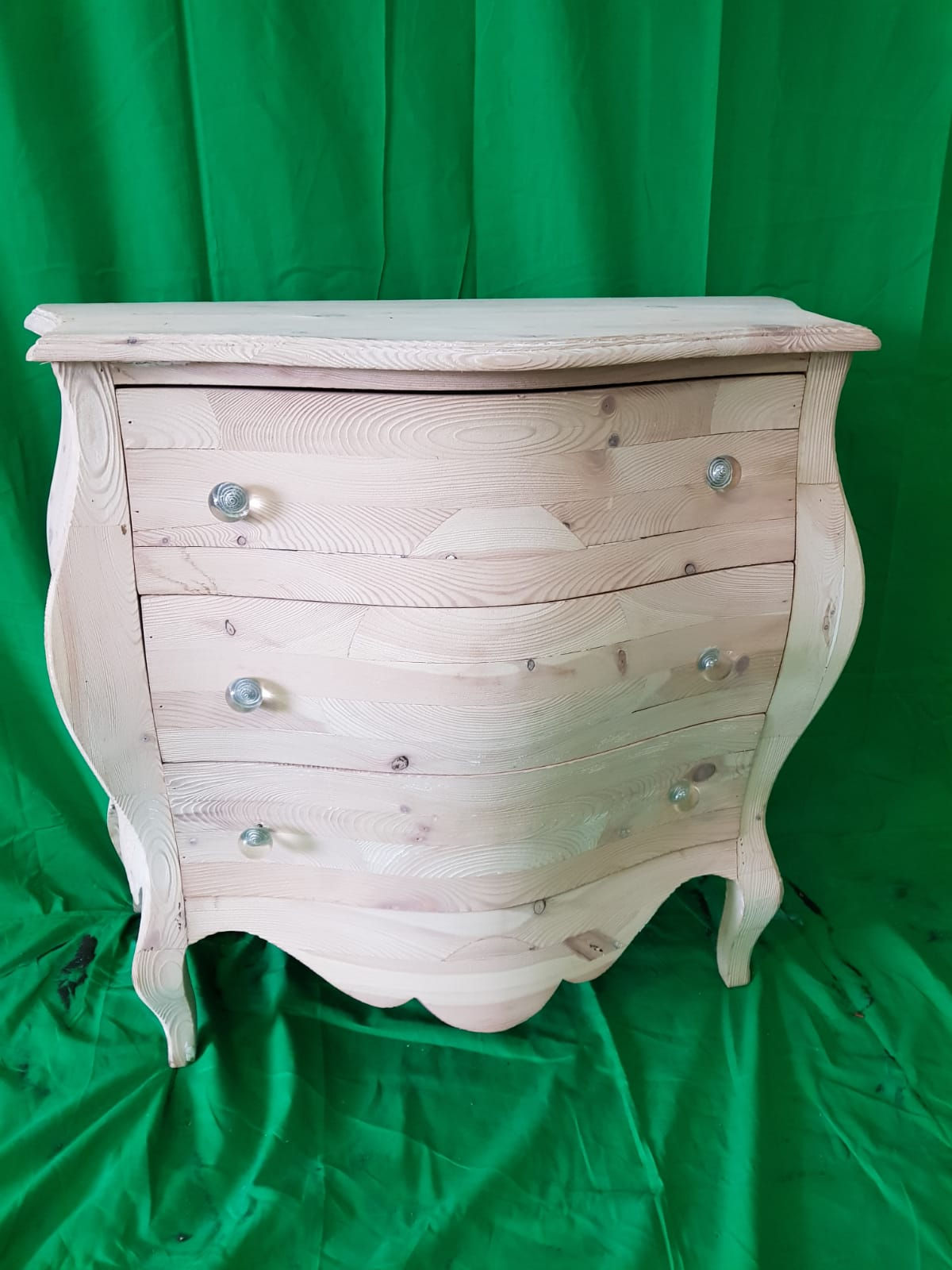 Grenen barok ladekastje