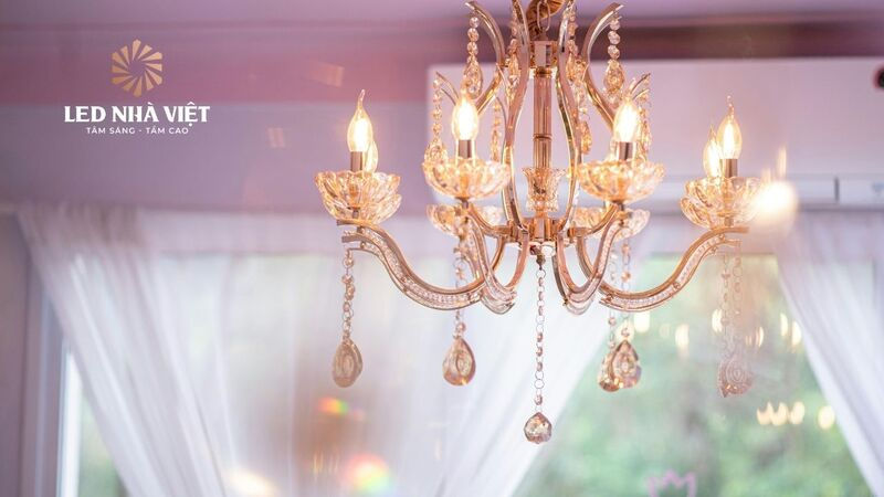 den-chum-trang-tri-phong-khach