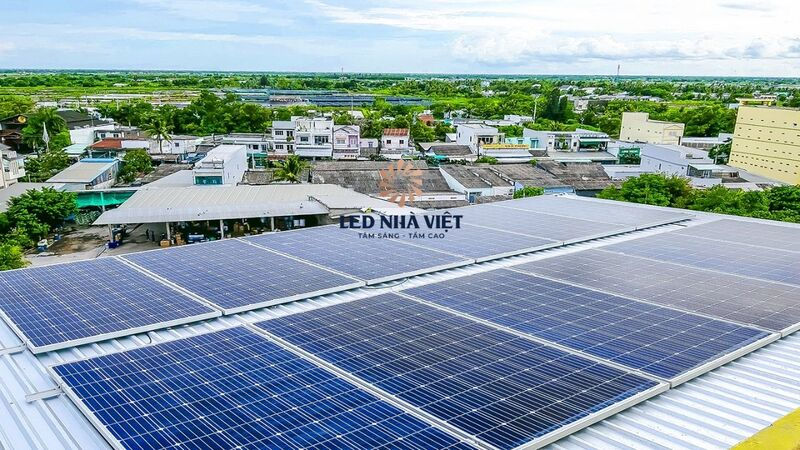 den-cao-ap-nang-luong-mat-troi