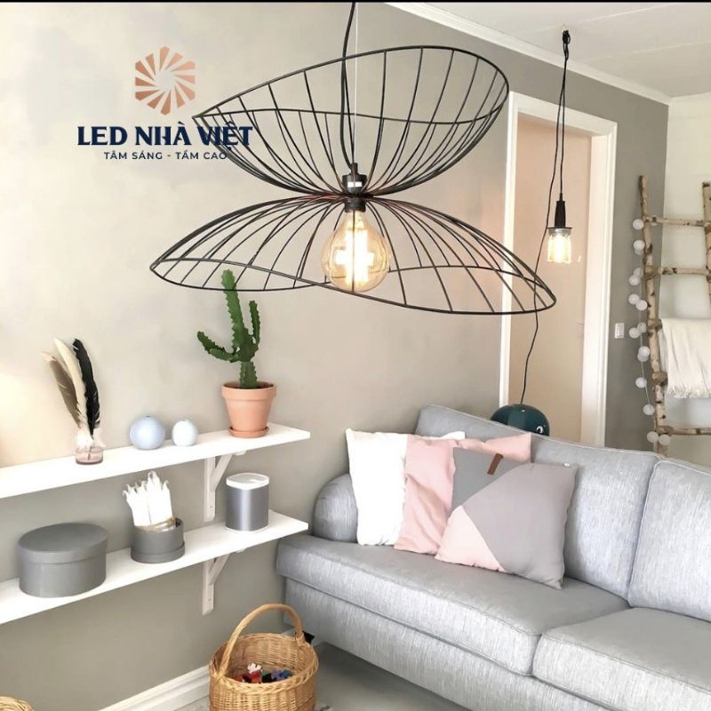 den-treo-tran-phong-khach