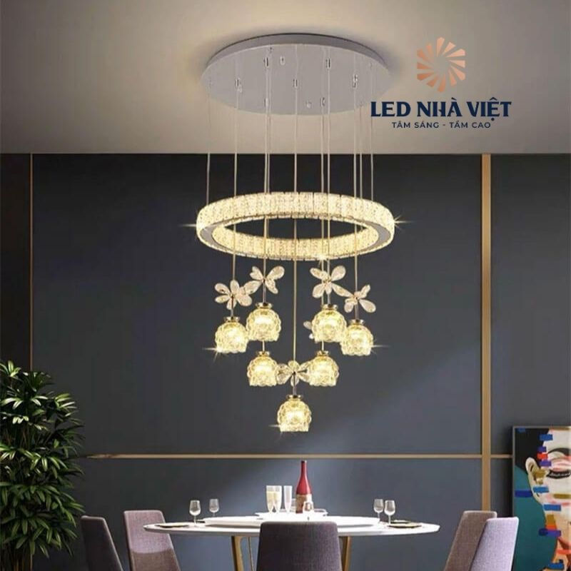 5-y-tuong-trang-tri-nha-voi-den-pha-le-trang-tri-sang-trong