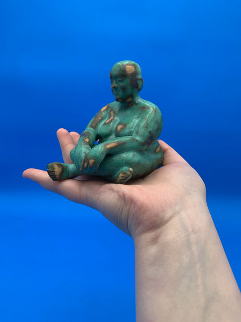 CROSSLEGGED FIGURE