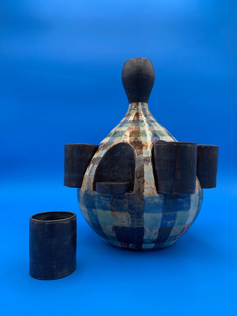 VASE WITH CUPS