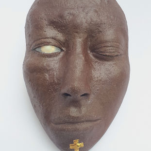 Sculpture en céramique de Louise de Gastines. Argile chocolat. Décor or liquide