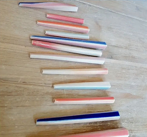 Porte cigarette en céramique de Louise de Gastines. Pièces uniques en édition limitées