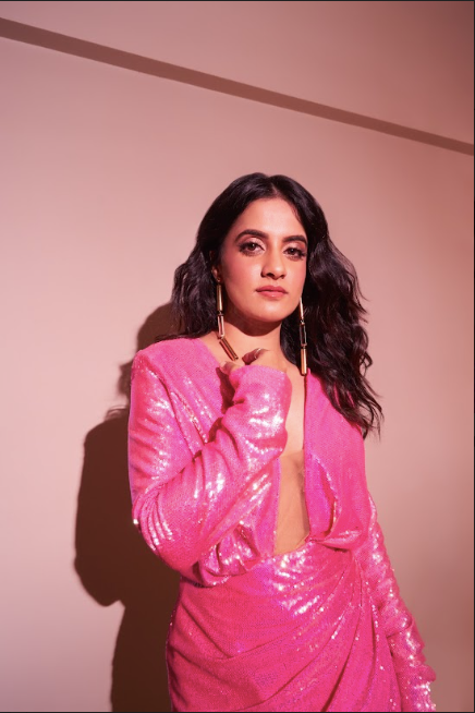 Jasleen Royal Singer 1.png