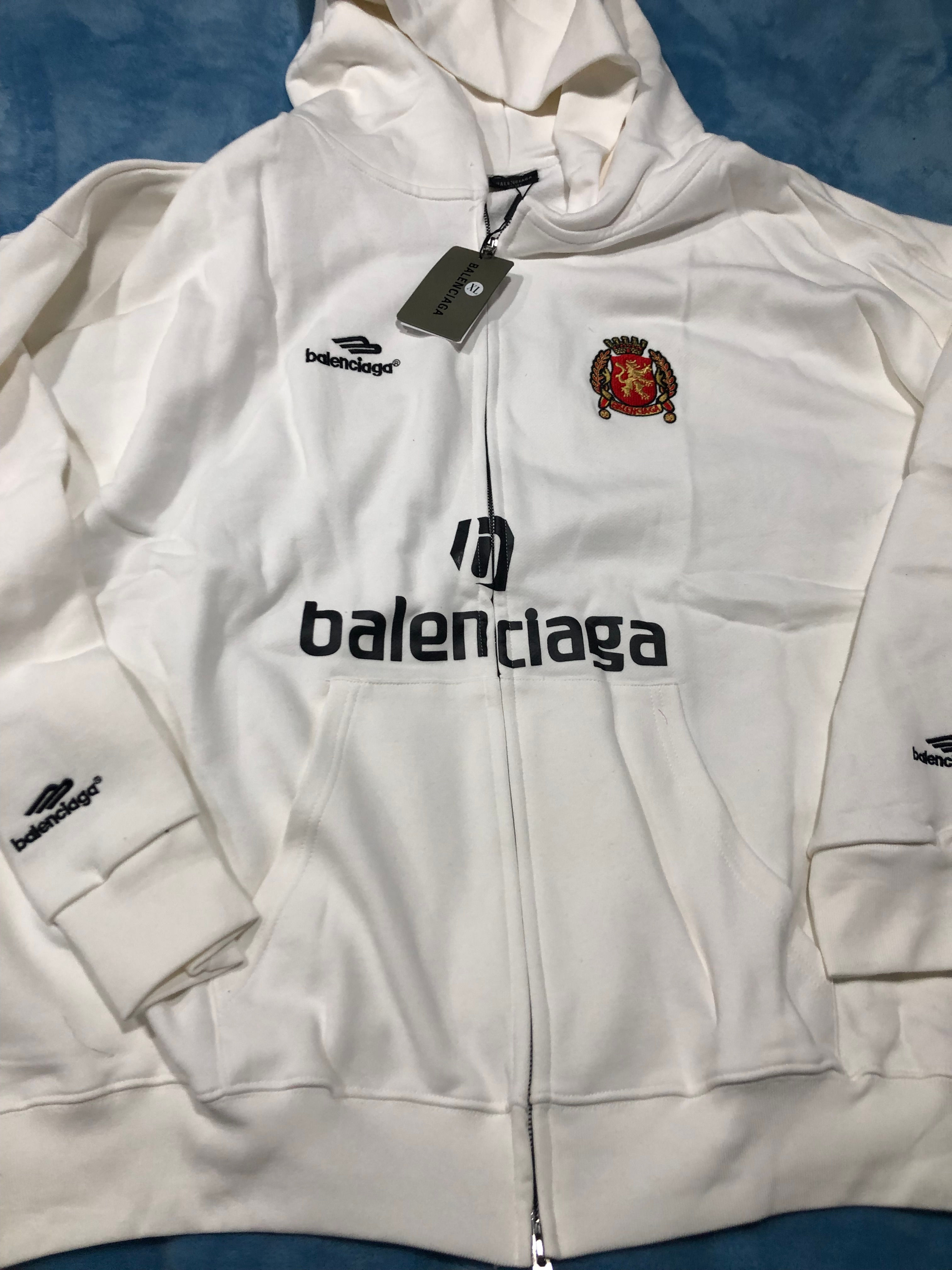 Big Guy Alert.  White Bal hoodie.  xl, but really big
