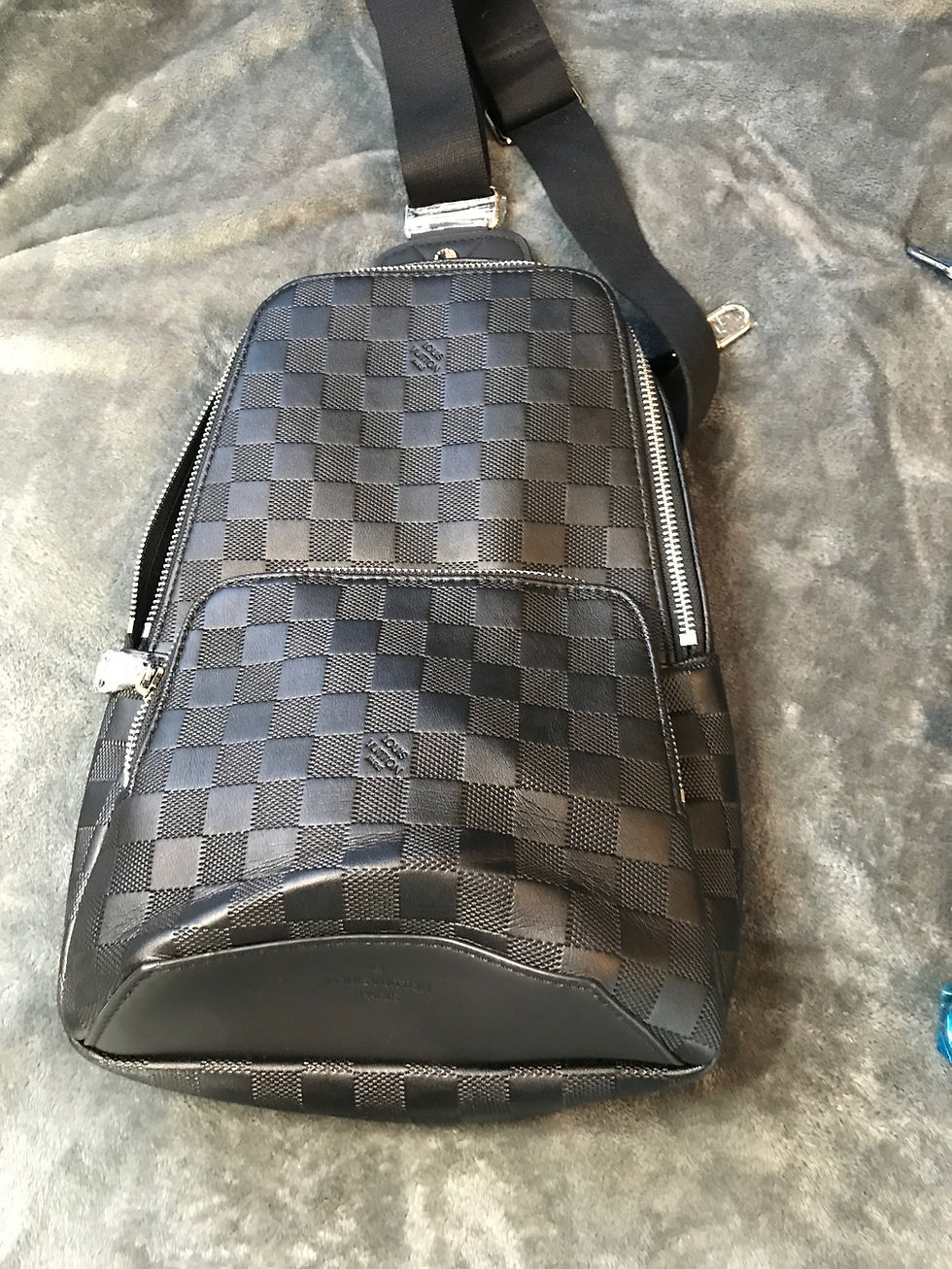 Thumbnail: Avenue sling bags,
