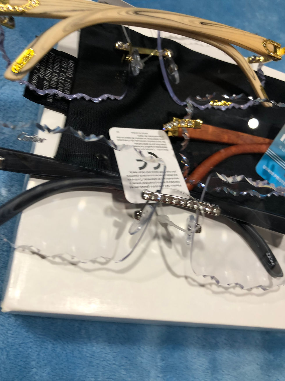 Thumbnail: Clear Cartier sunglasses with ridges. #33