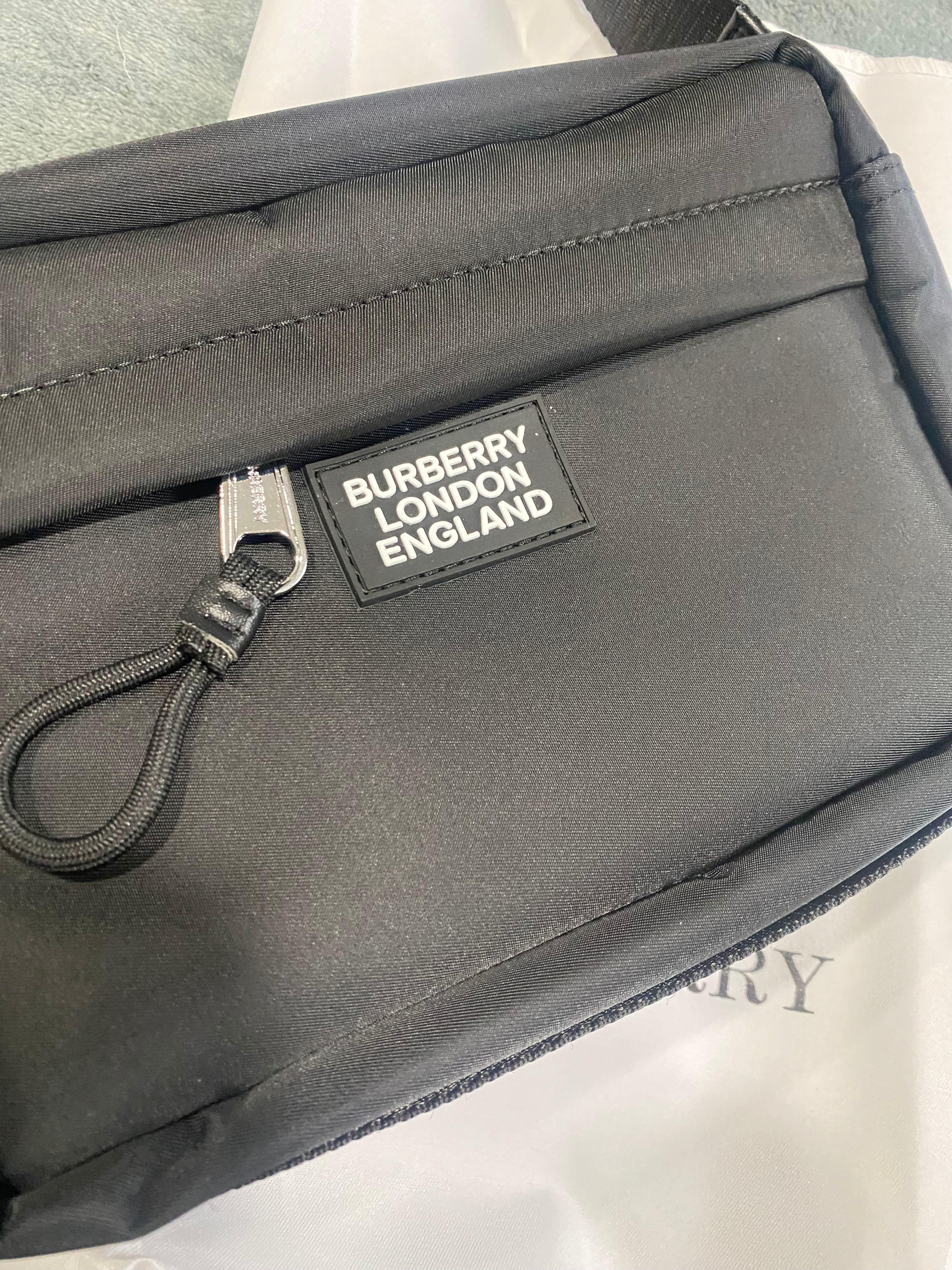 Black bur crossbody!!!