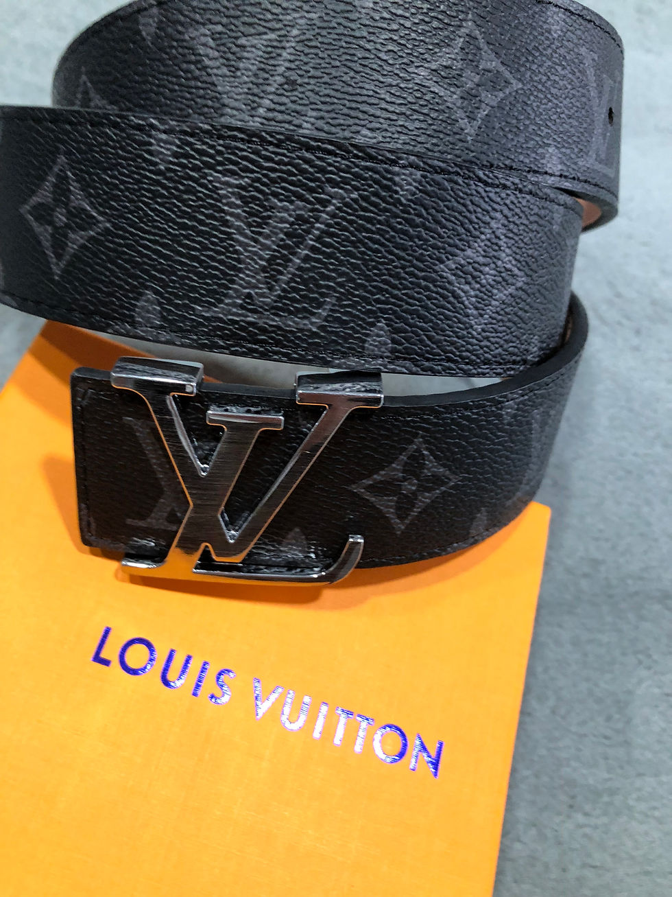Thumbnail: SILVER BUCKLE BLACK BELT.    30-42