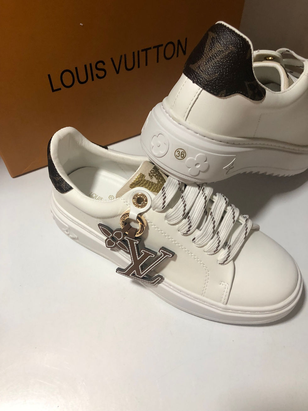 Thumbnail: Woman's Time out sneaker. 36,37,38,39