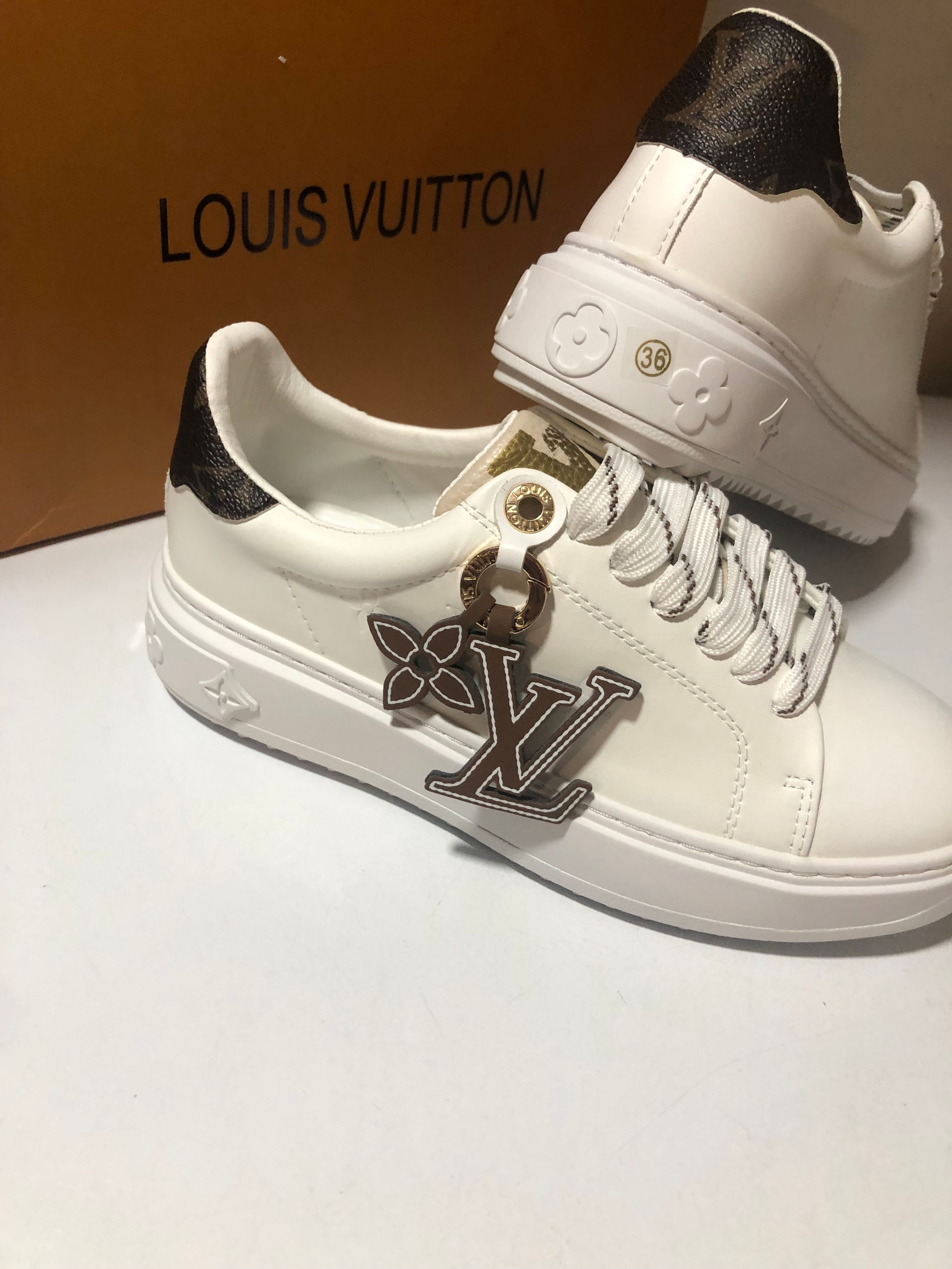 Woman's Time out sneaker. 36,37,38,39