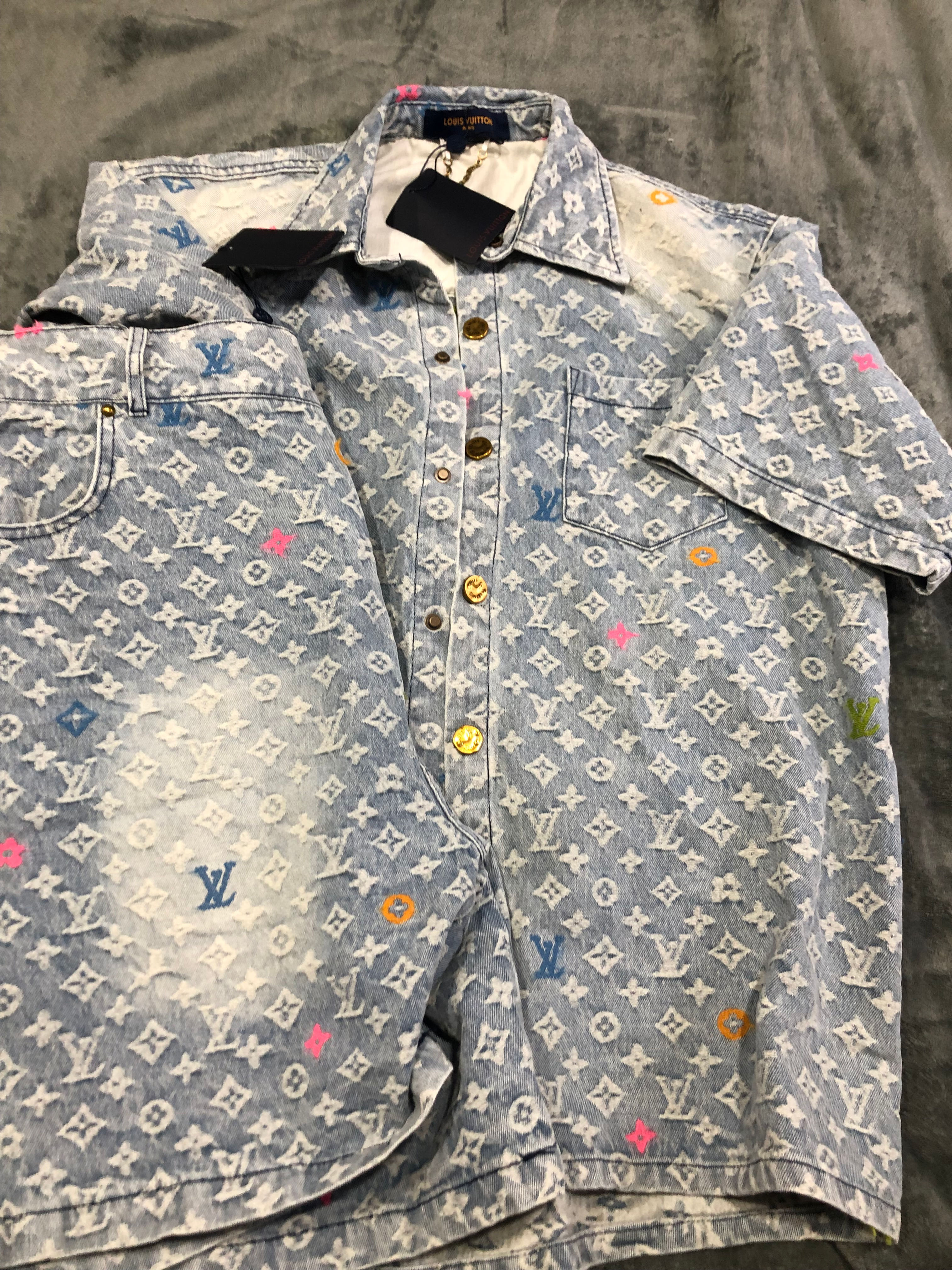 Jean set, size  Large, this is the only one