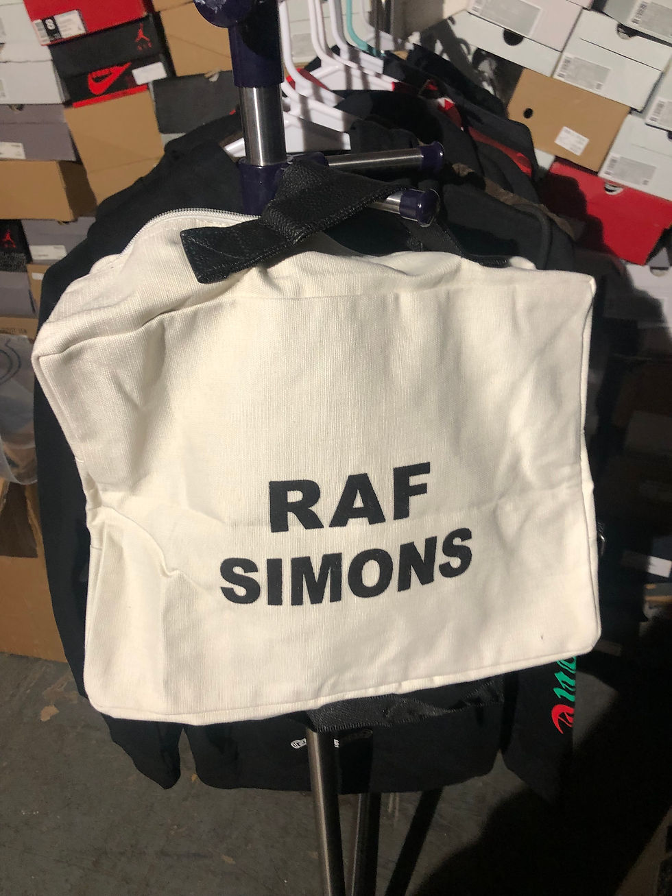 Thumbnail: This is like a shoulder tote,