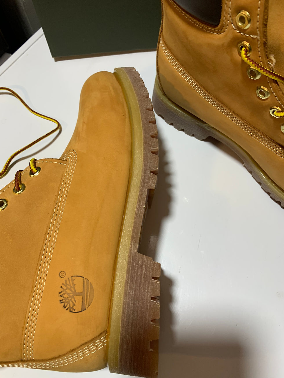 Thumbnail: Timbs.                                 13,12,11,10,9,8.5,8,7.5.
