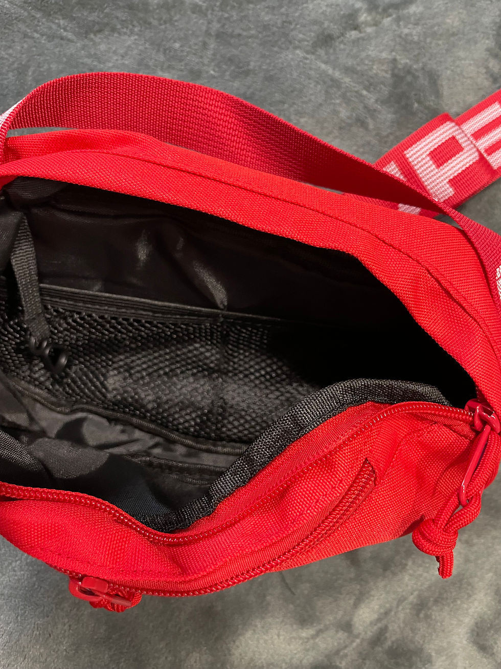 Thumbnail: Supreme crossbody